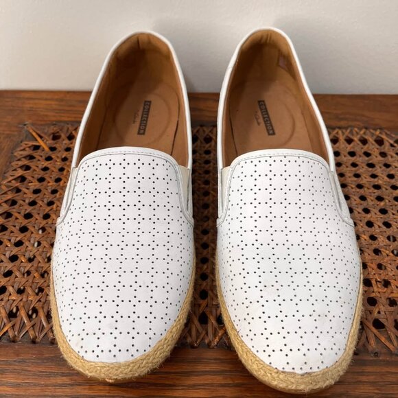 Size 9.5 Clarks Comfortable White Perforated Slip On Espadrilles with Jute Trim - Picture 2 of 6